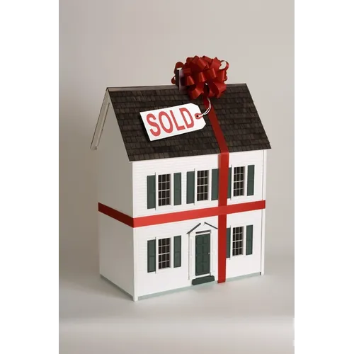 The Smart Guide to Buying Your First Home!: From Credit Scores to Closing Day